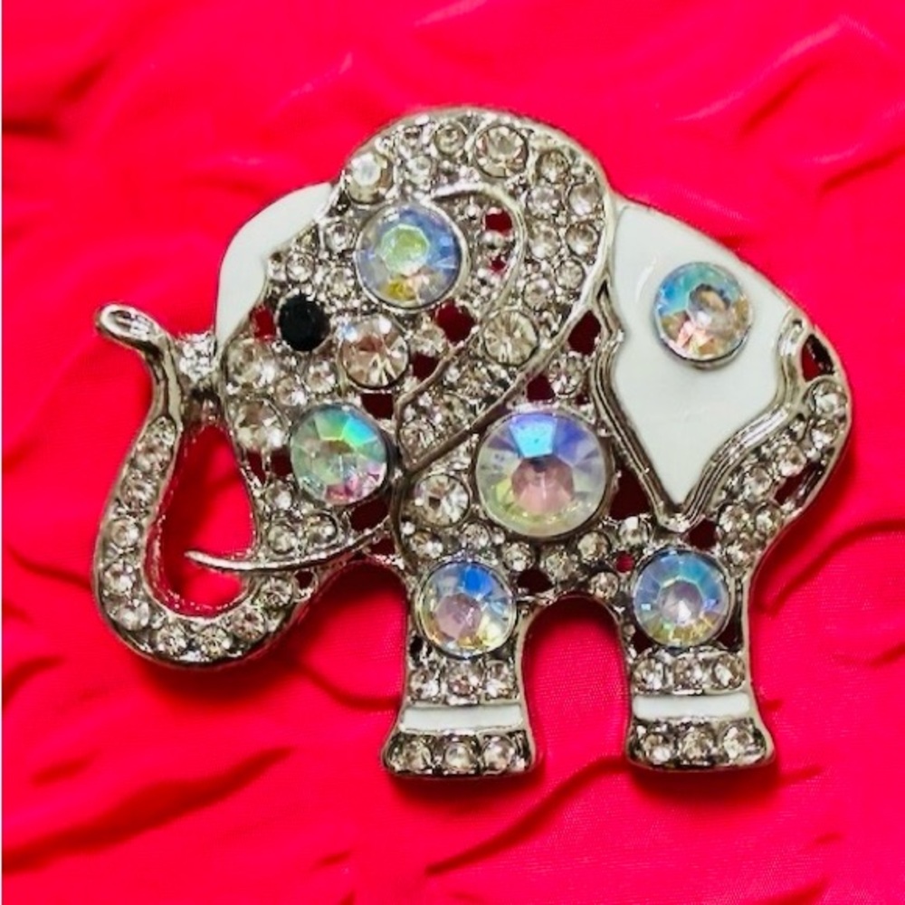 Sparkling Elephant Brooch
